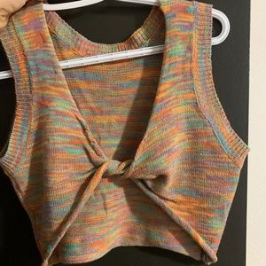 Cropped Sweater vest with a Twist (S/M)